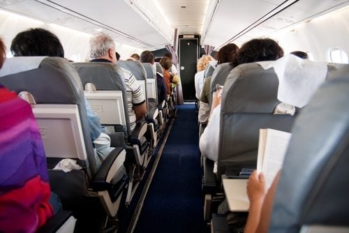 Como reduzir os desconfortos da viagem de avião