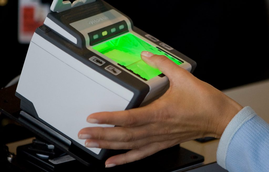 Vistos: Canadá passa a exigir biometria de brasileiros